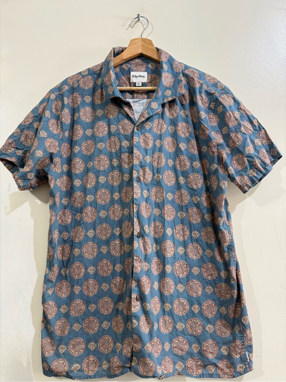 Rhythm. Men's Short Sleeve Blue Shirt with Tan Medallion Print